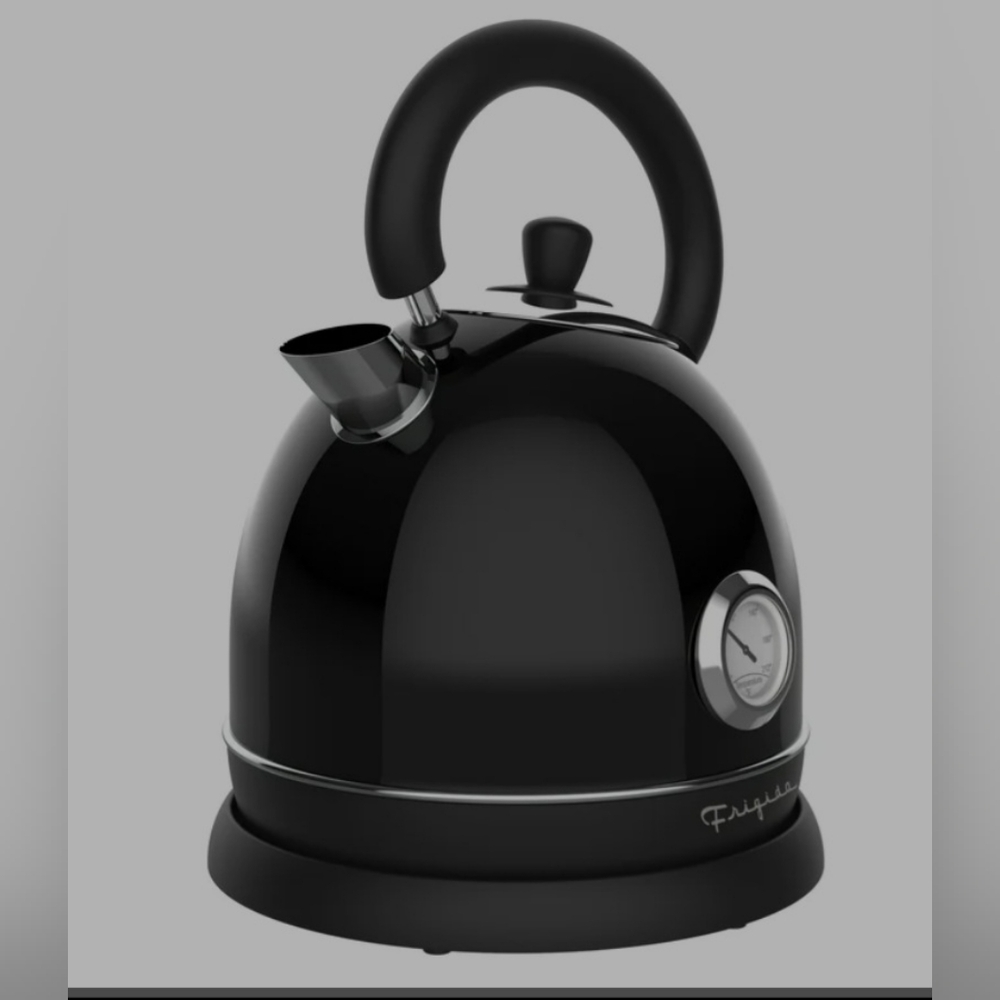 Frigidaire Black Electric Kettle